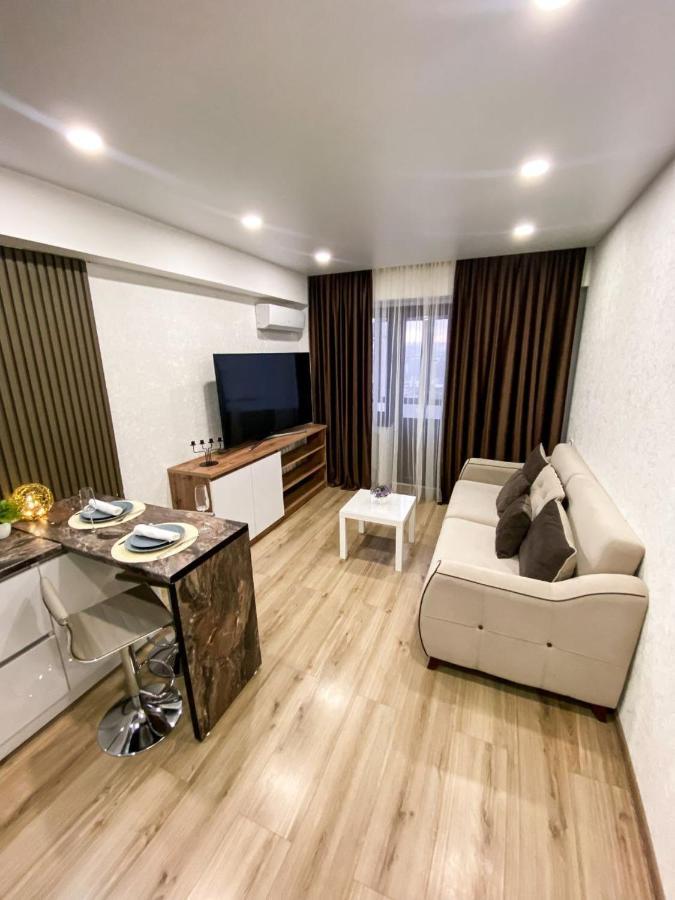 New Apart in the Central city, сауна, джакузи, панорамный вид! Оскемен Екстер'єр фото